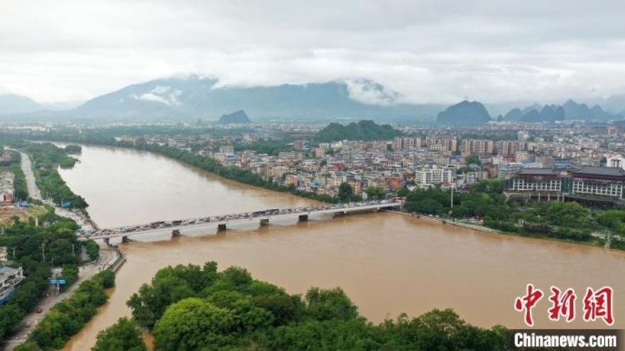 Trung Quốc phát đi cảnh báo mưa lớn màu cam sớm nhất trong gần 10 năm